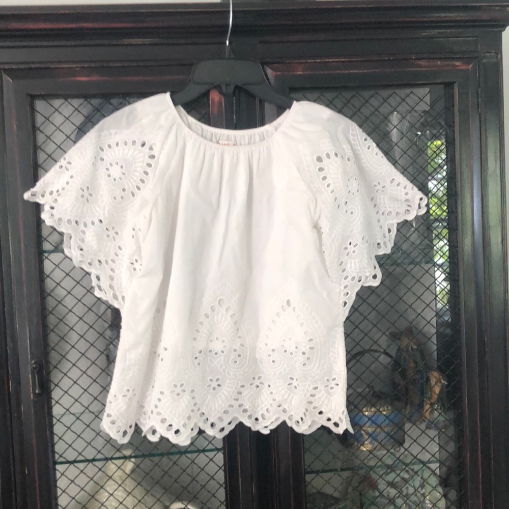 Girls White Eyelet Top. Darling!
